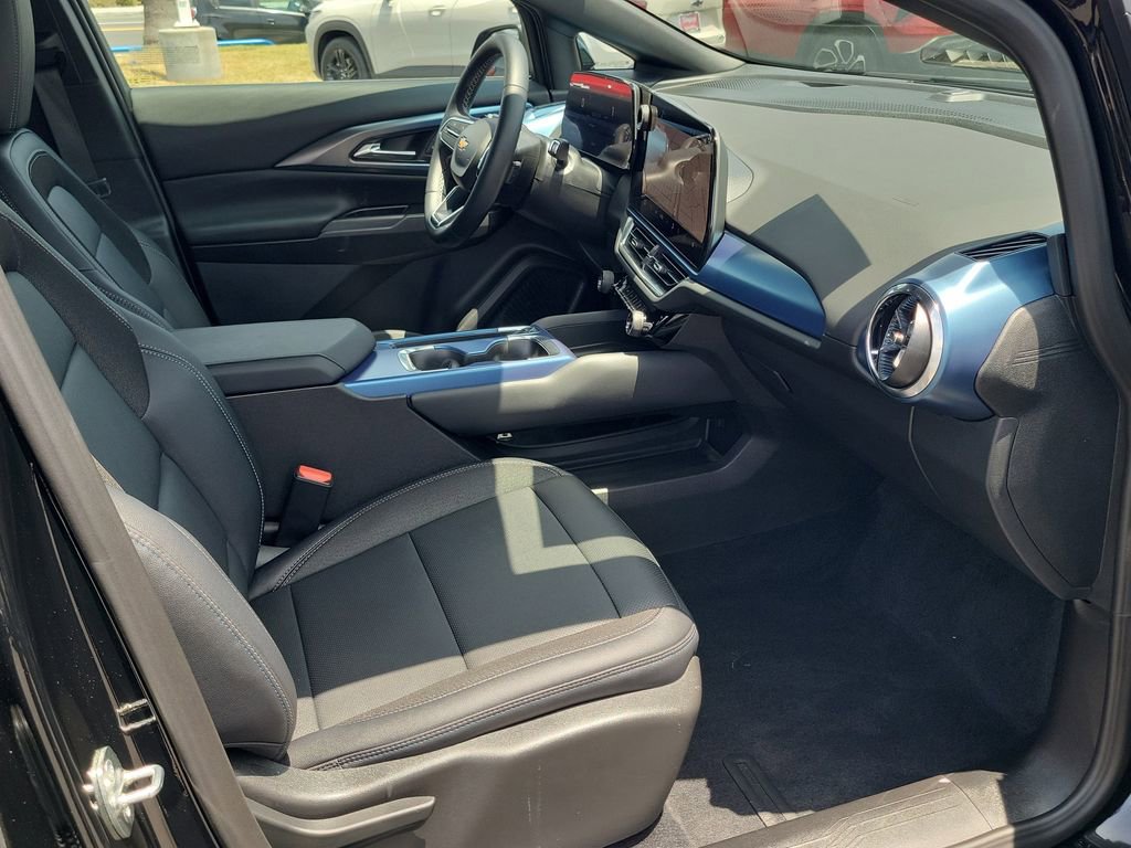 Used 2026 Chevrolet Equinox EV LT FWD image 16
