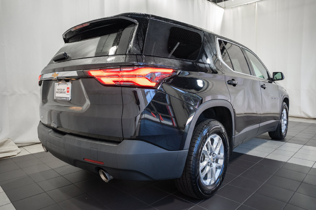 Used 2022 Chevrolet Traverse LS AWD/4WD image 4