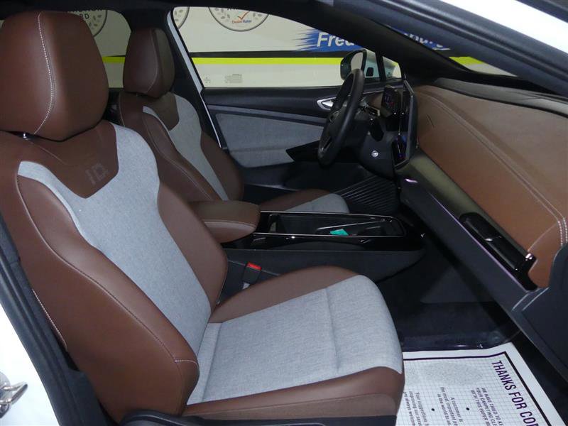 Used 2024 Volkswagen ID.4 Pro image 8