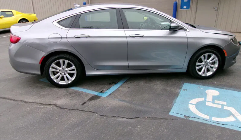 Used 2016 Chrysler 200 Limited w/ Convenience Group FWD image 5