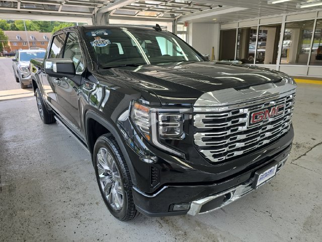 Certified 2025 GMC Sierra 1500 Denali w/ Denali Reserve Package AWD/4WD image 7