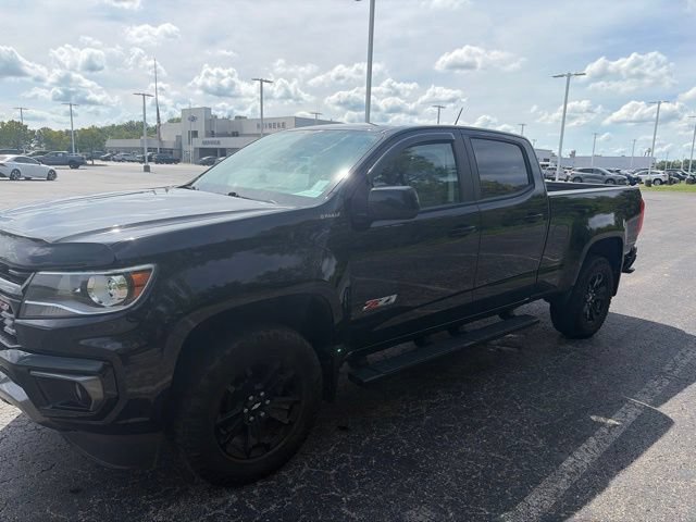Used 2022 Chevrolet Colorado Z71 w/ Z71 Midnight Edition AWD/4WD image 3