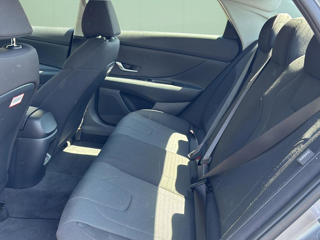 Used 2025 Hyundai Elantra SE FWD image 20