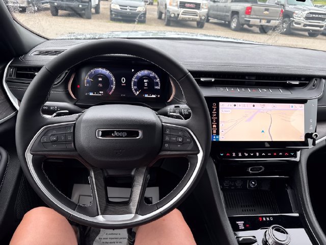 New 2026 Jeep Grand Cherokee L 4WD image 10