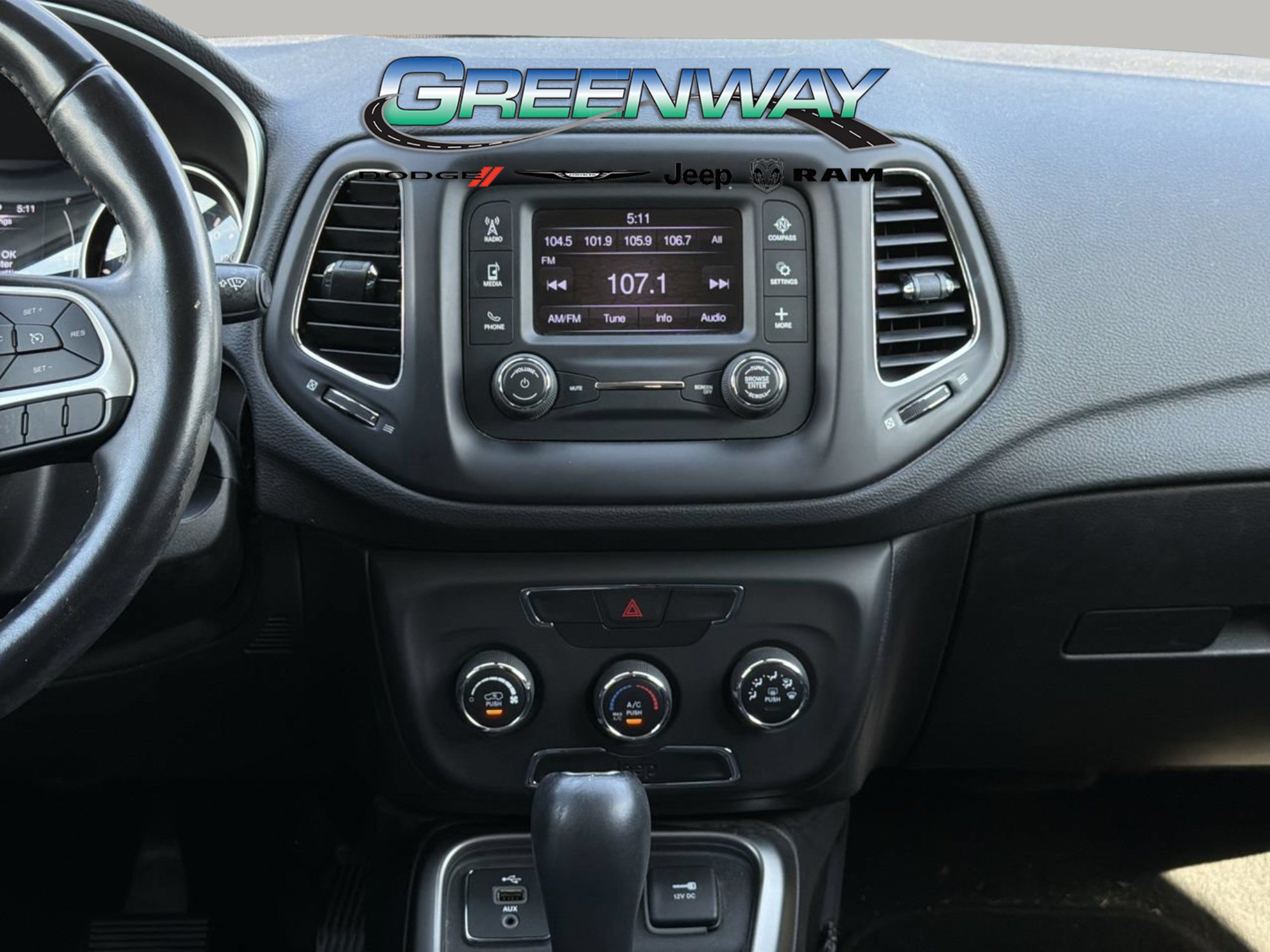 Used 2018 Jeep Compass Latitude FWD image 14