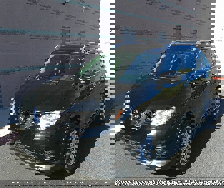 Used 2015 Nissan Rogue SV image 3