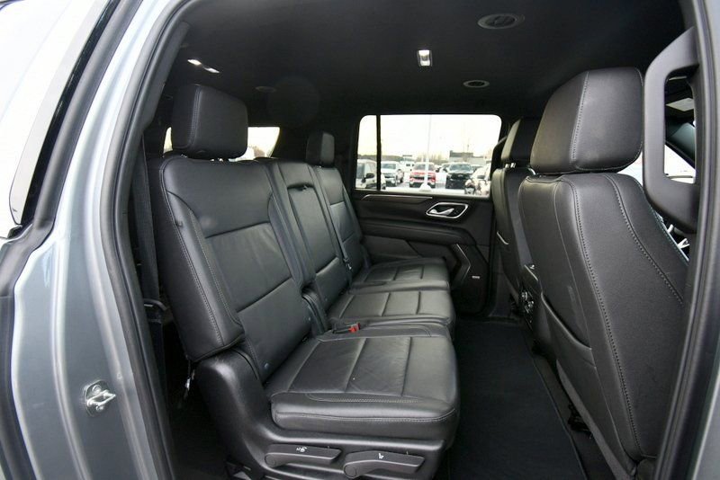 Used 2024 Chevrolet Suburban LT AWD/4WD image 37