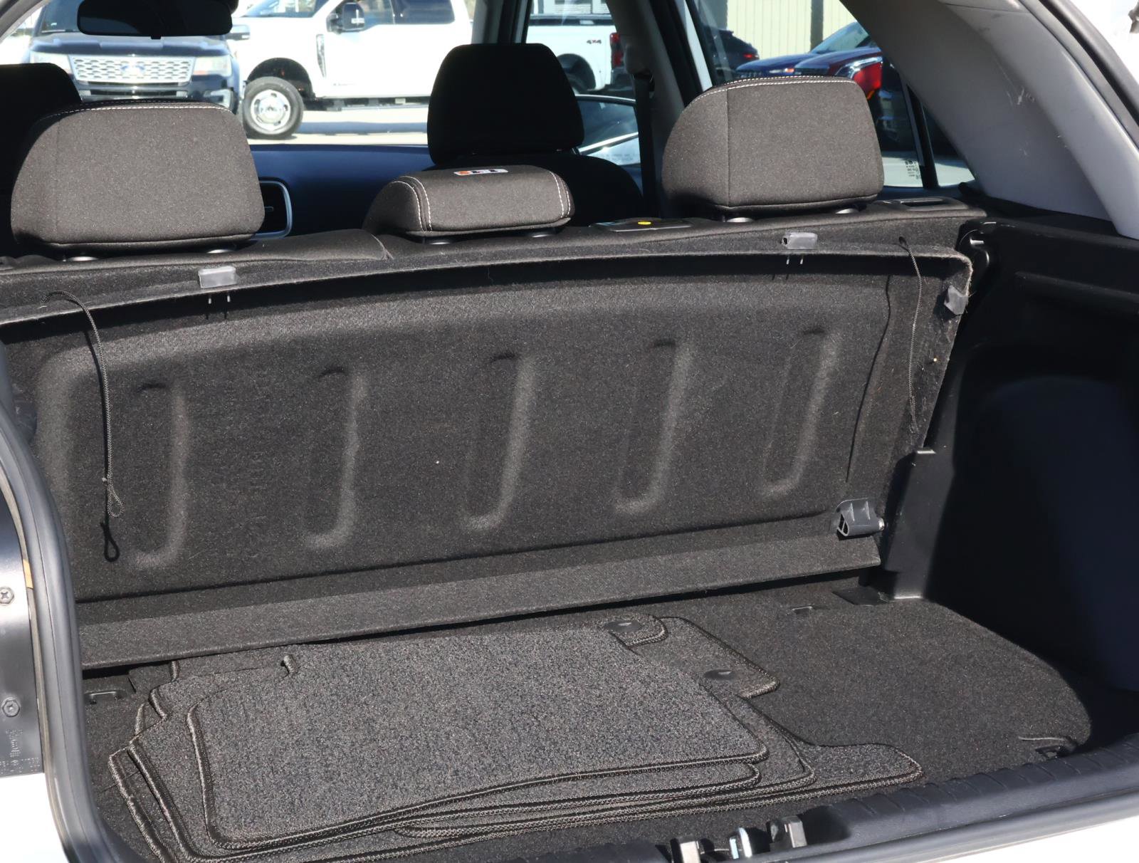 Used 2021 Hyundai Venue SEL w/ Premium Package image 21