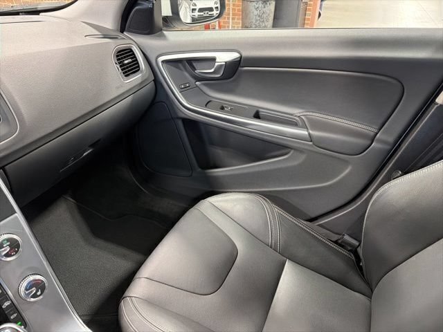 Used 2018 Volvo S60 T5 Dynamic w/ Vision Package AWD/4WD image 27