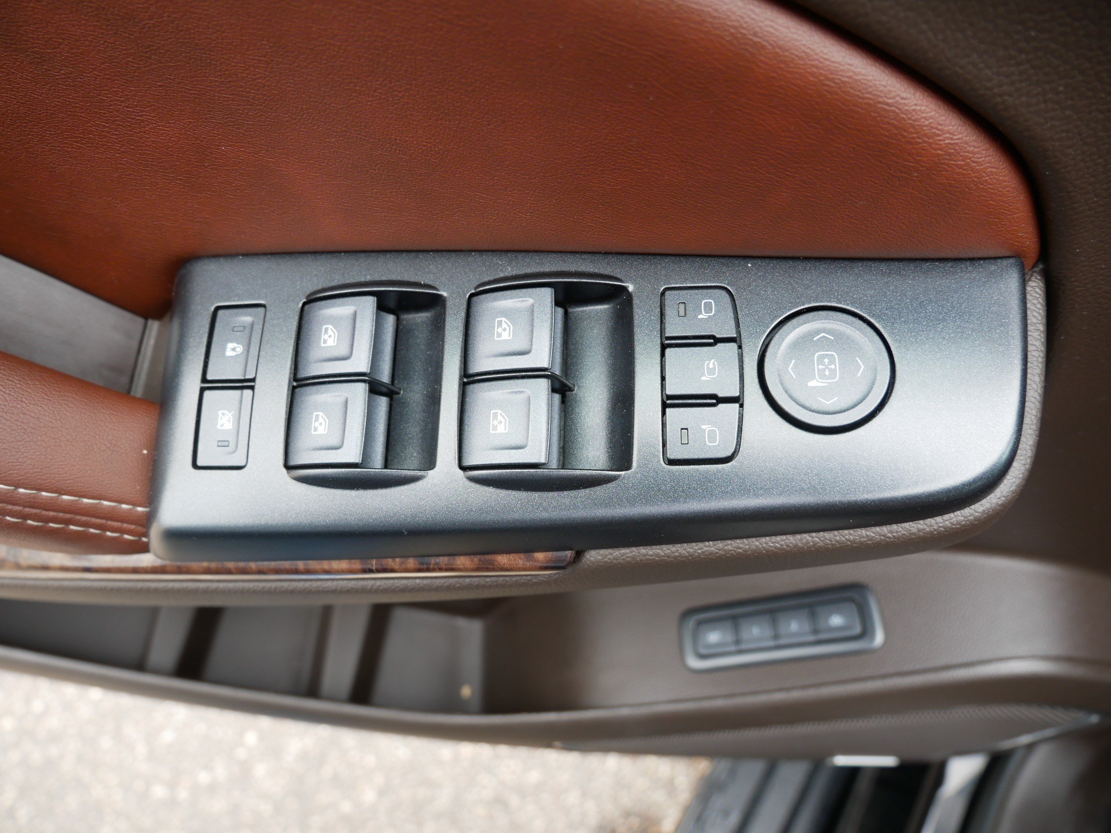Used 2020 Chevrolet Suburban Premier AWD/4WD image 20