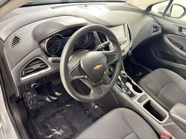 Used 2018 Chevrolet Cruze LS FWD image 20