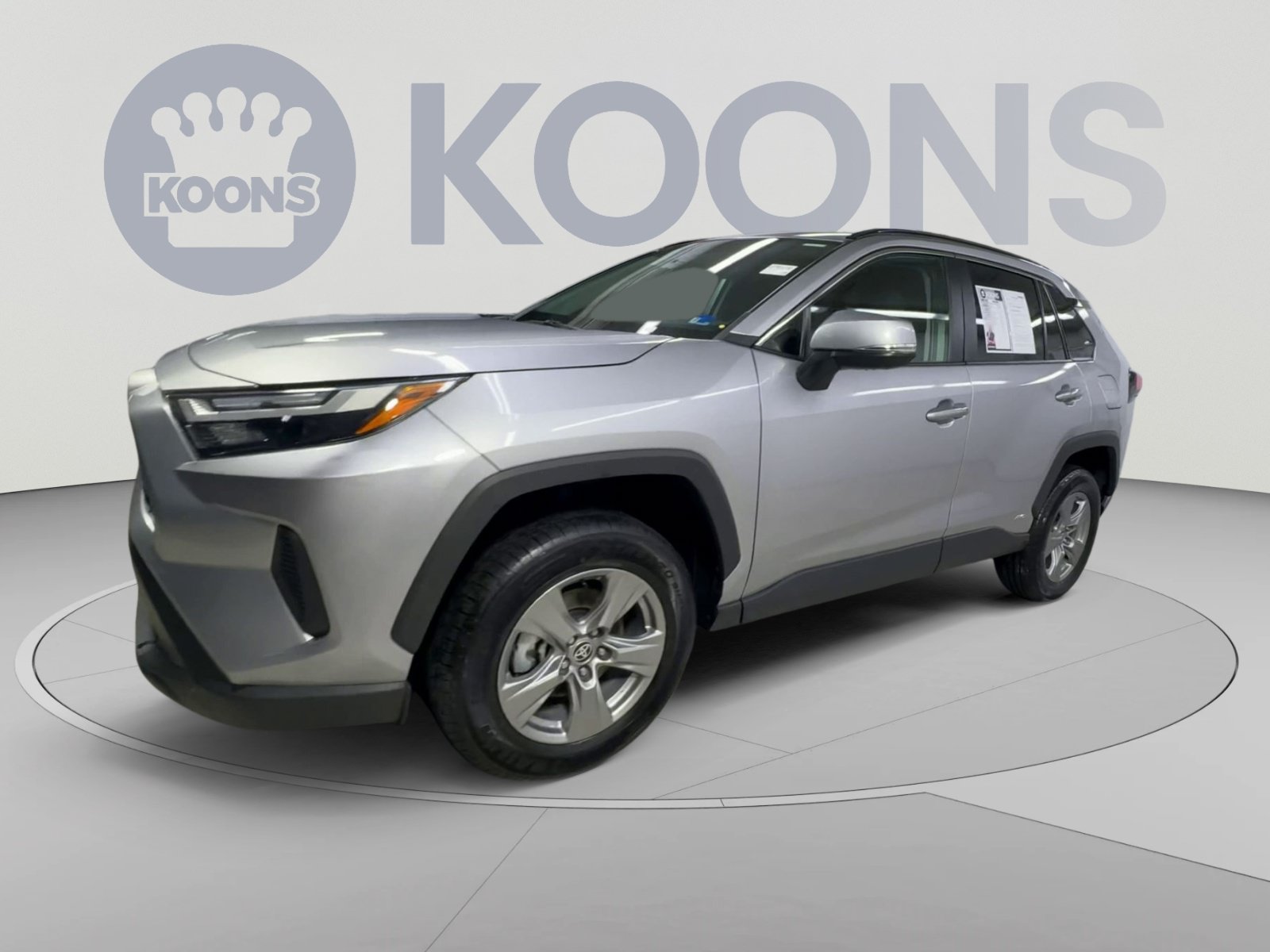 Used 2024 Toyota RAV4 LE AWD/4WD image 5