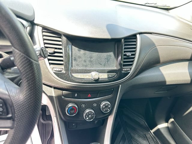 Used 2020 Chevrolet Trax LS FWD image 14