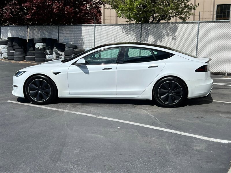 Used 2022 Tesla Model S Plaid image 4