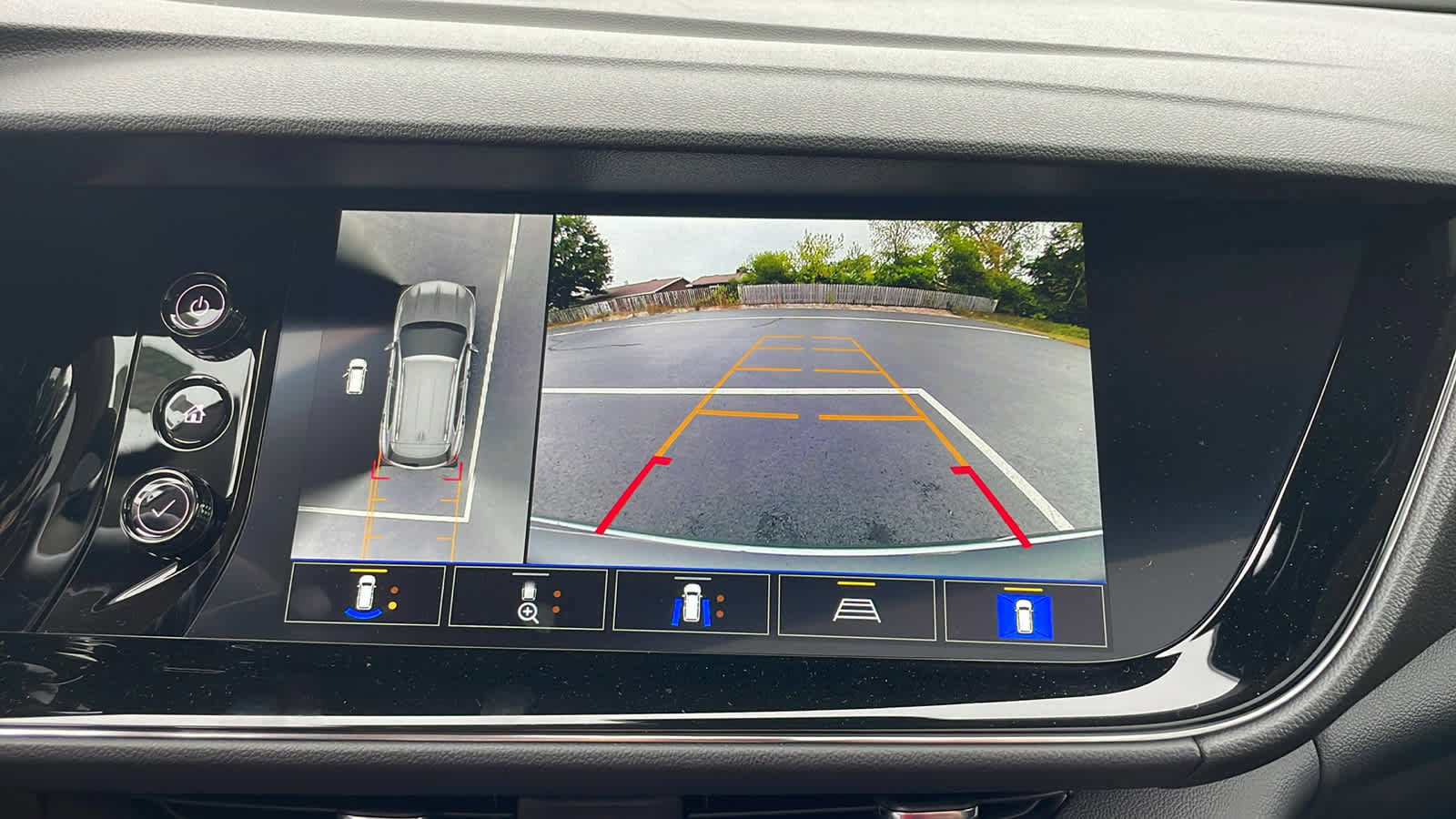 Certified 2023 Buick Envision Avenir image 17