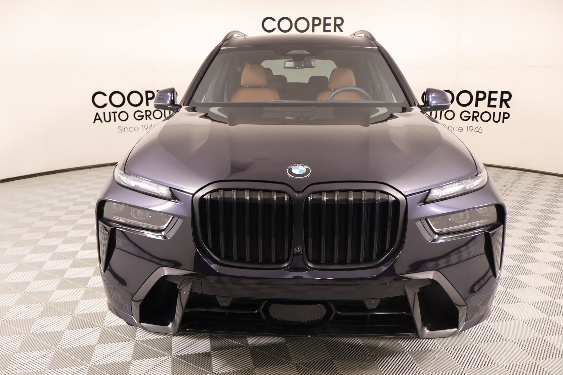 Used 2024 BMW X7 xDrive40i w/ M Sport Package AWD/4WD image 10