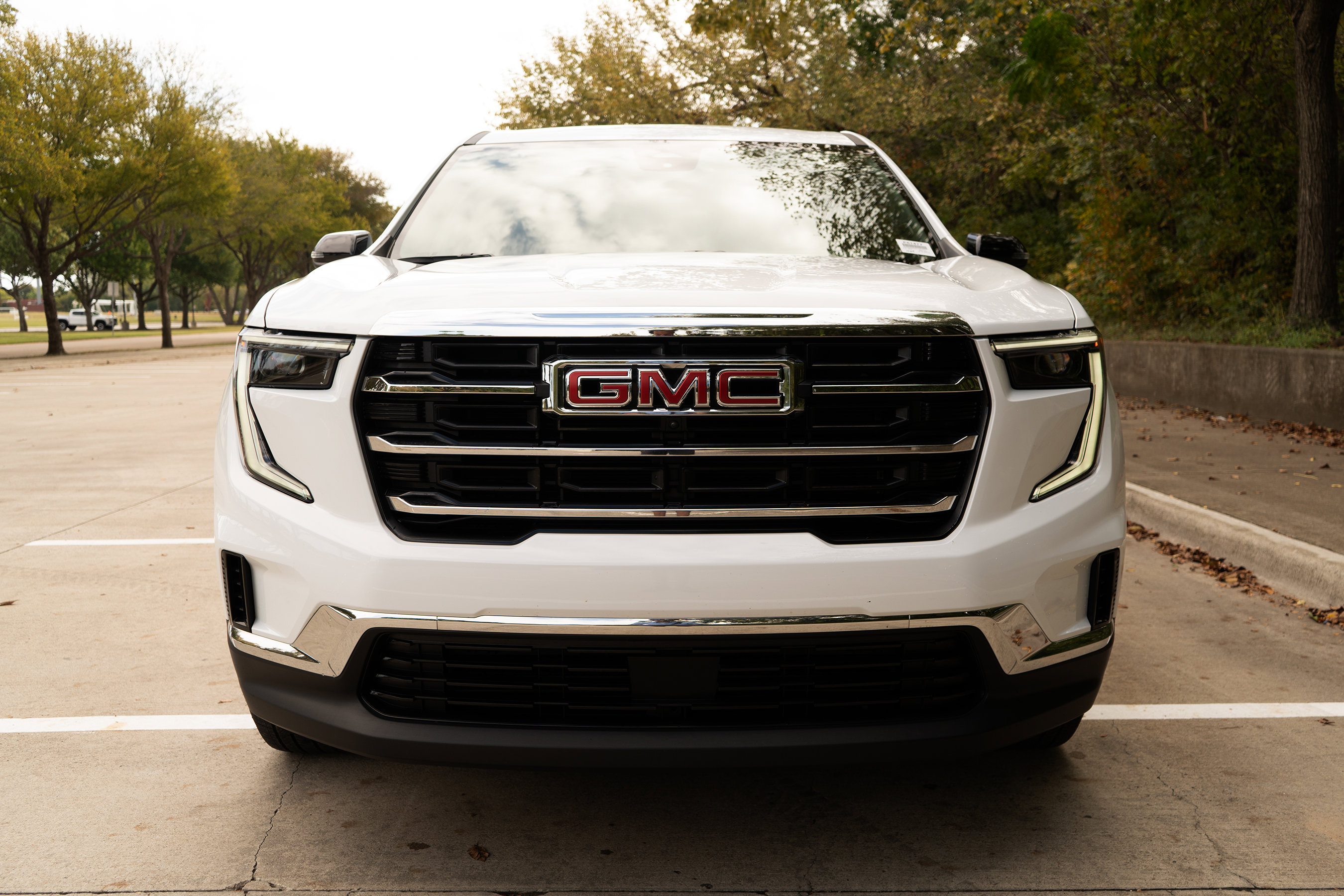 Used 2025 GMC Acadia Elevation image 3