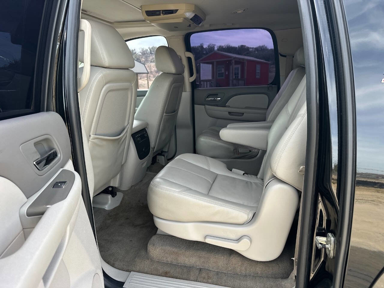 Used 2009 Chevrolet Suburban LT w/ Luxury Package image 23