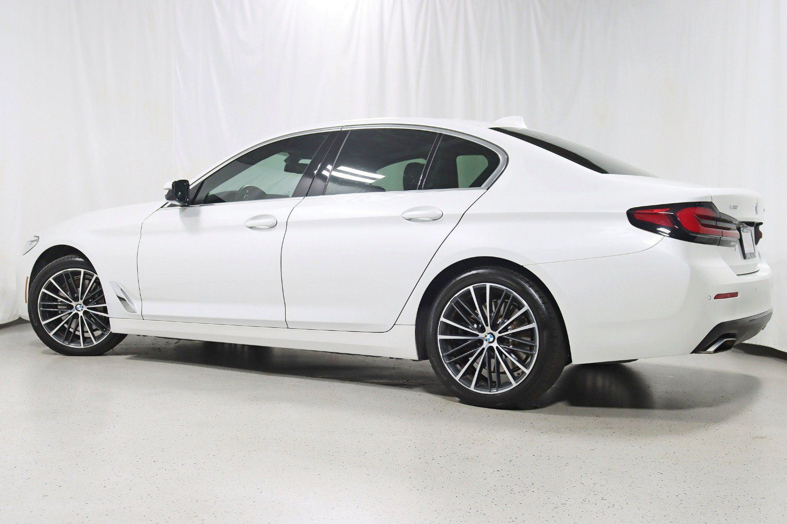 Used 2022 BMW 540i xDrive w/ Executive Package AWD/4WD image 10
