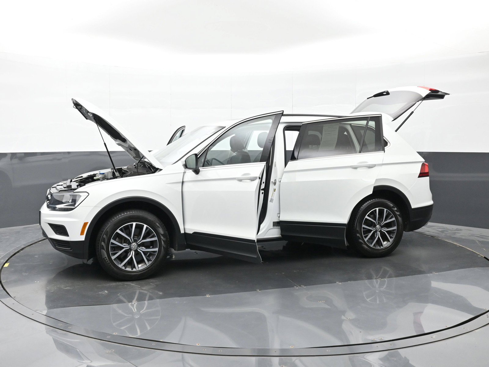 Used 2019 Volkswagen Tiguan SE w/ Panoramic Sunroof Package AWD/4WD image 48