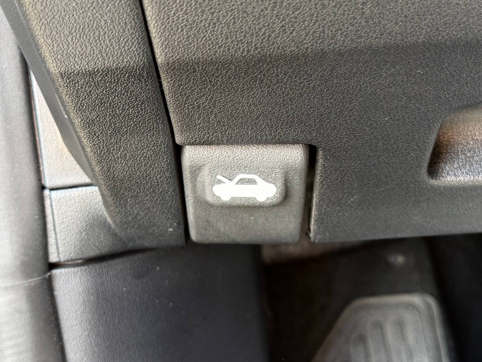 Used 2025 Kia K4 GT-Line FWD image 43