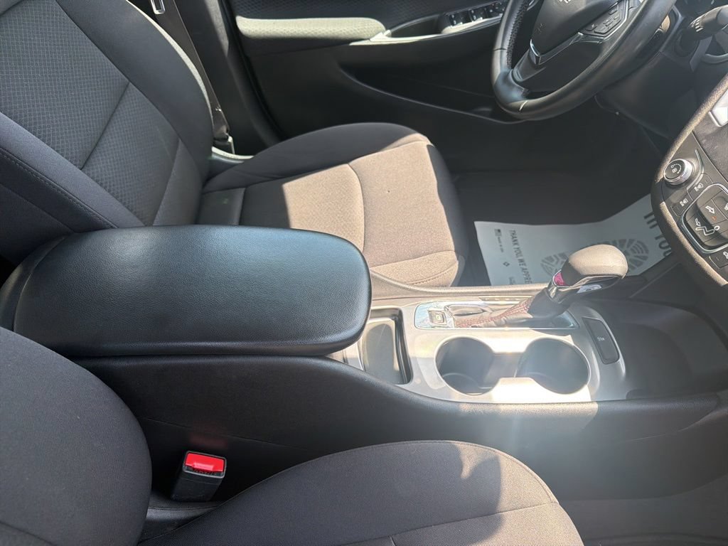 Used 2023 Chevrolet Malibu RS FWD image 42