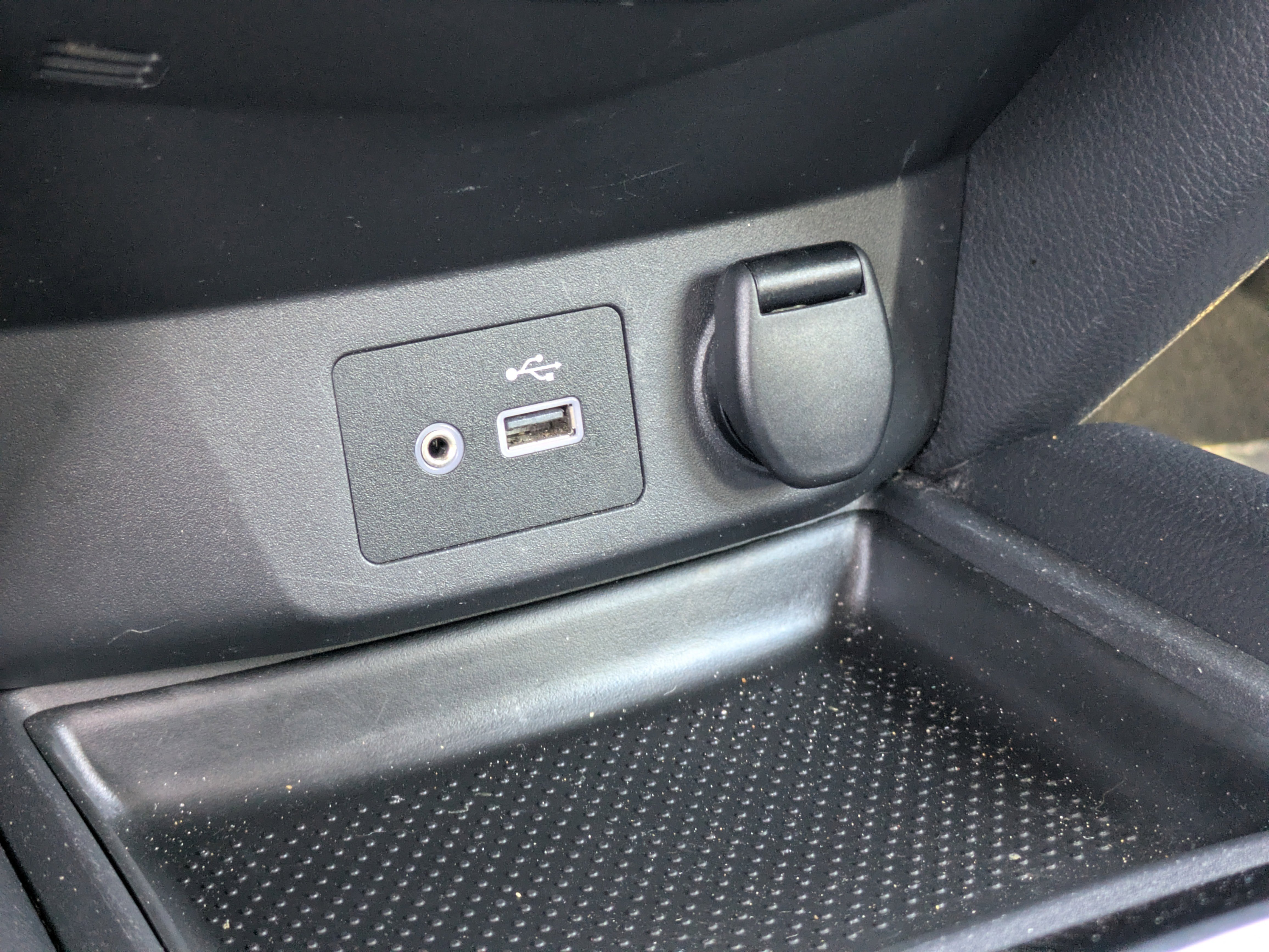 Used 2018 Nissan Rogue SV image 29