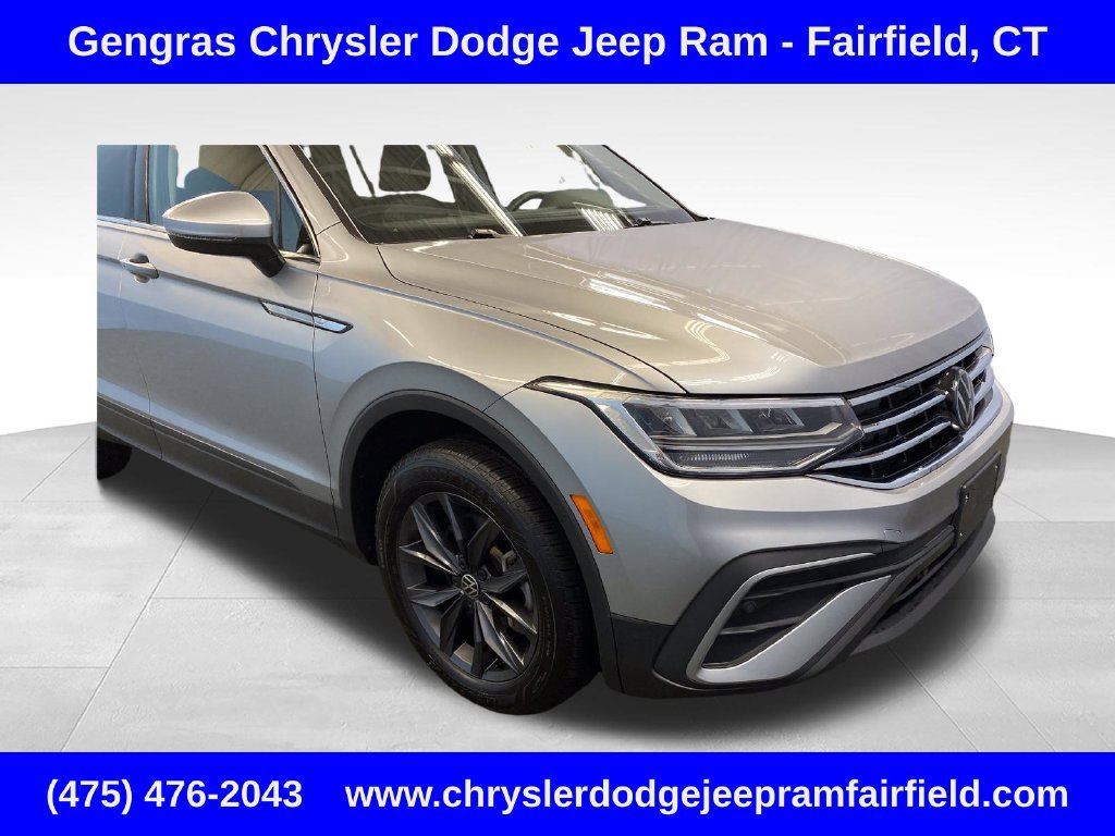 Used 2023 Volkswagen Tiguan SE AWD/4WD image 45