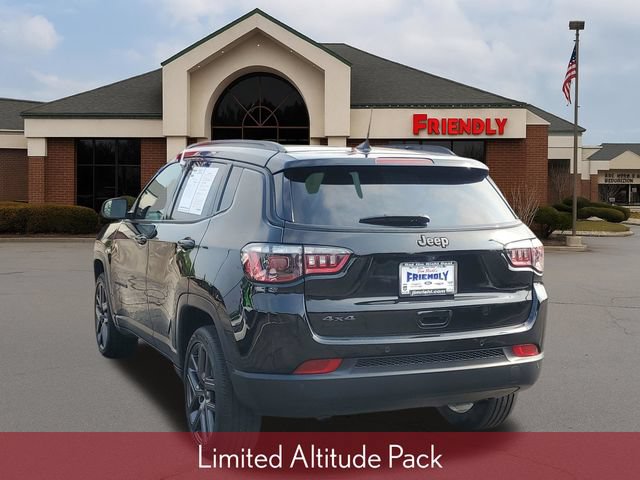 Used 2025 Jeep Compass Limited w/ Sun & Sound Group AWD/4WD image 3