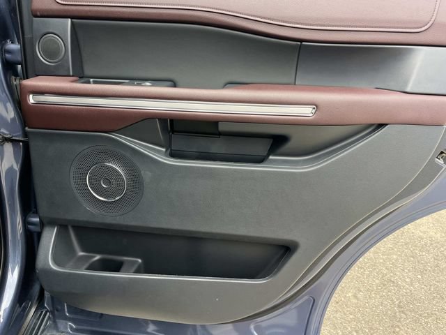 Used 2023 Ford Expedition Limited RWD image 28