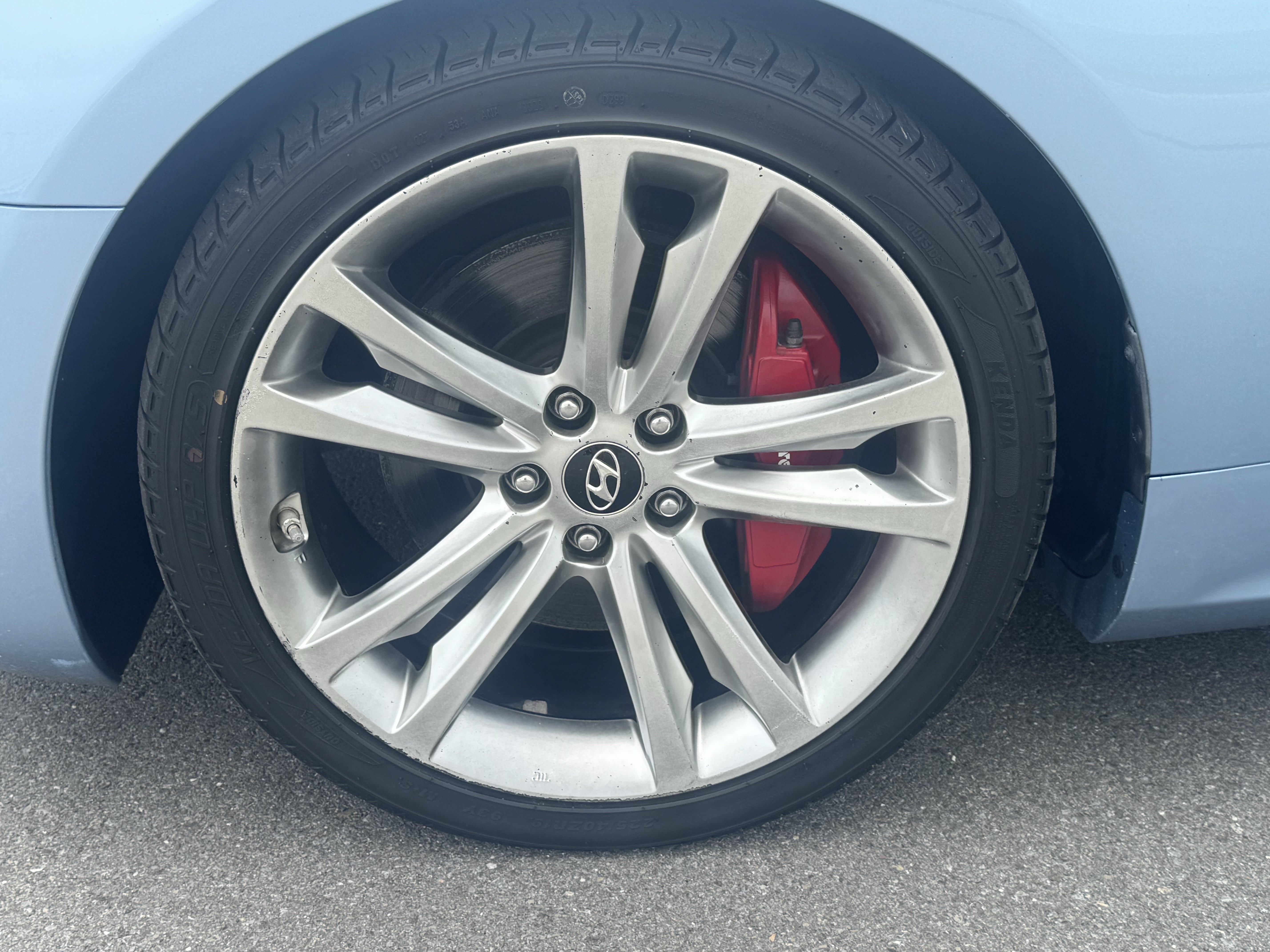 Used 2010 Hyundai Genesis 3.8 RWD image 10