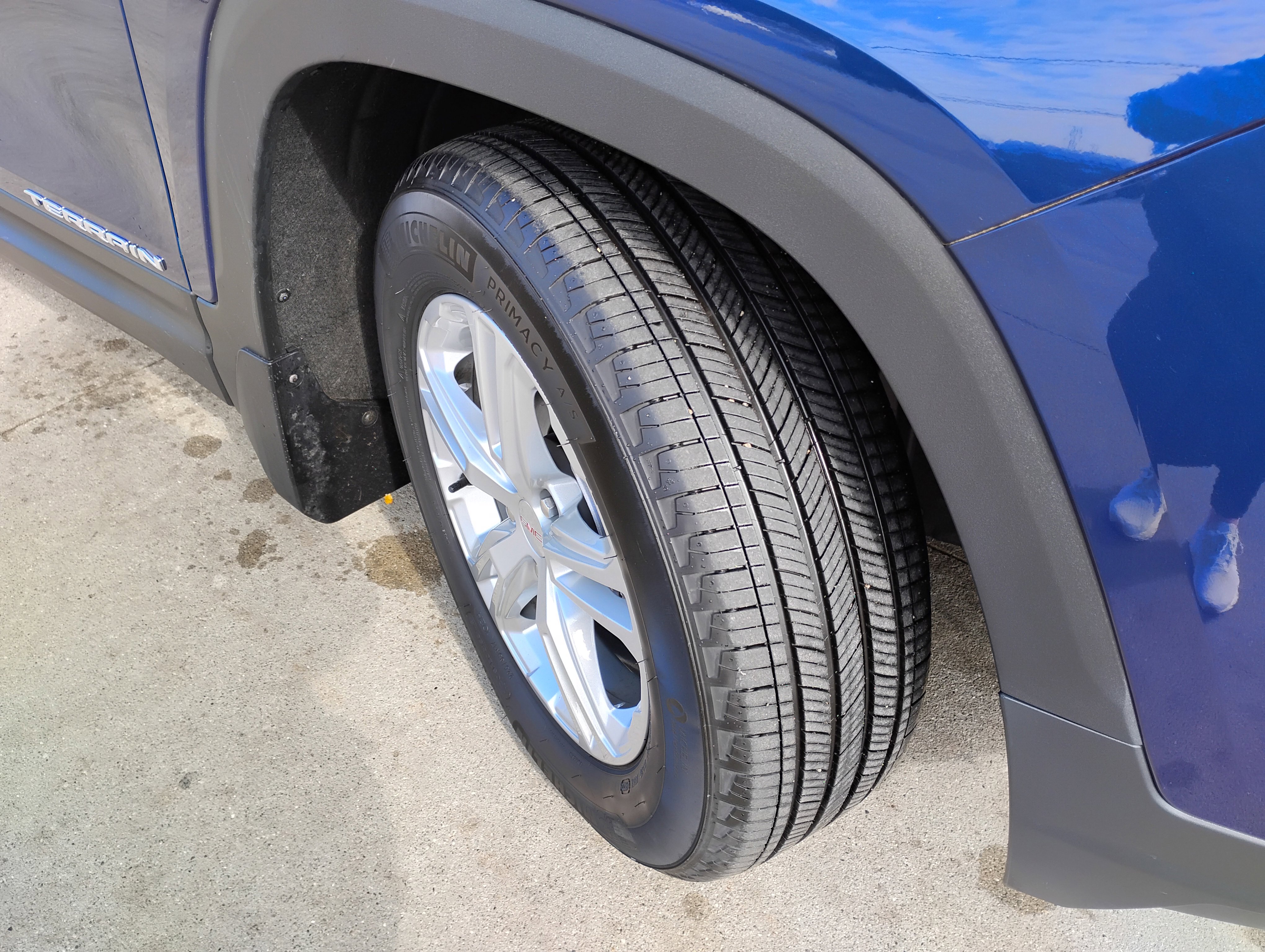 Used 2023 GMC Terrain SLE w/ Driver Convenience Package image 27