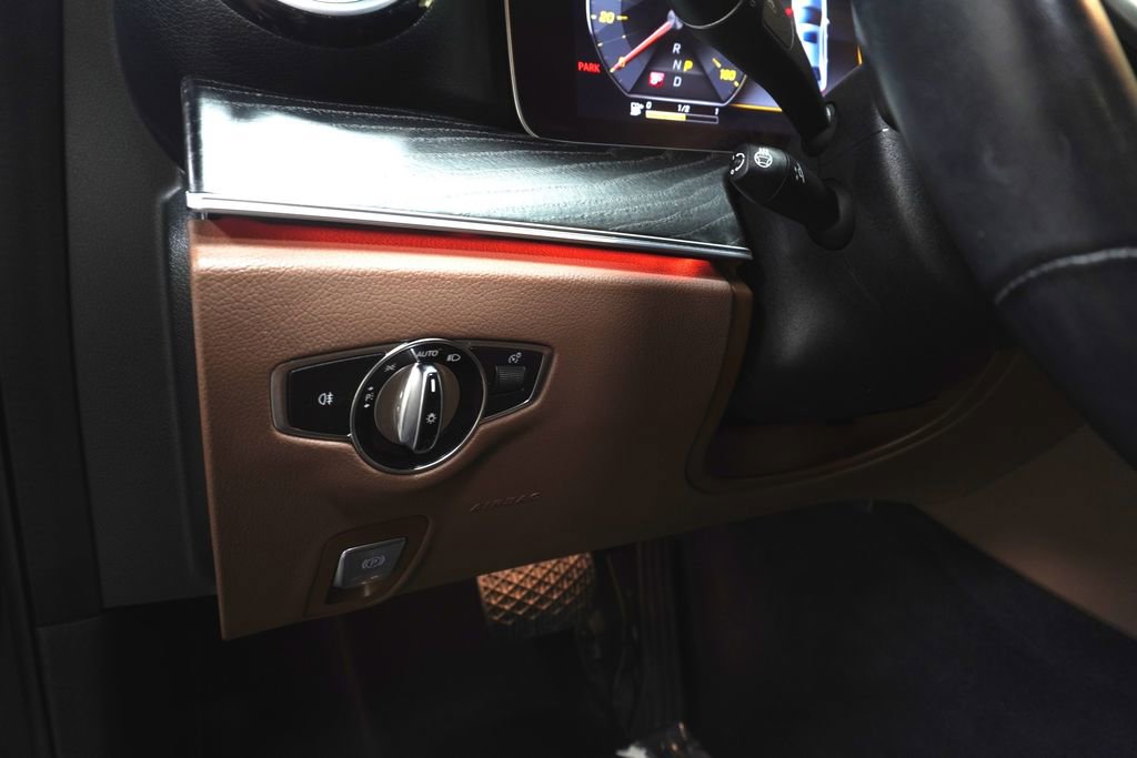 Used 2020 Mercedes-Benz E 350 4MATIC Sedan image 27