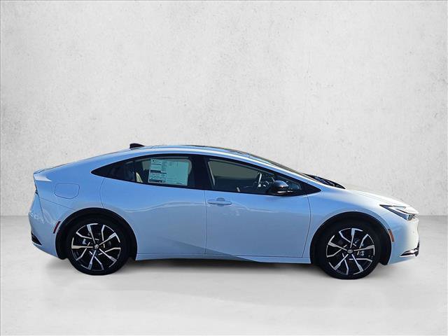 New 2027 Toyota Prius Plug-In Hybrid FWD image 17