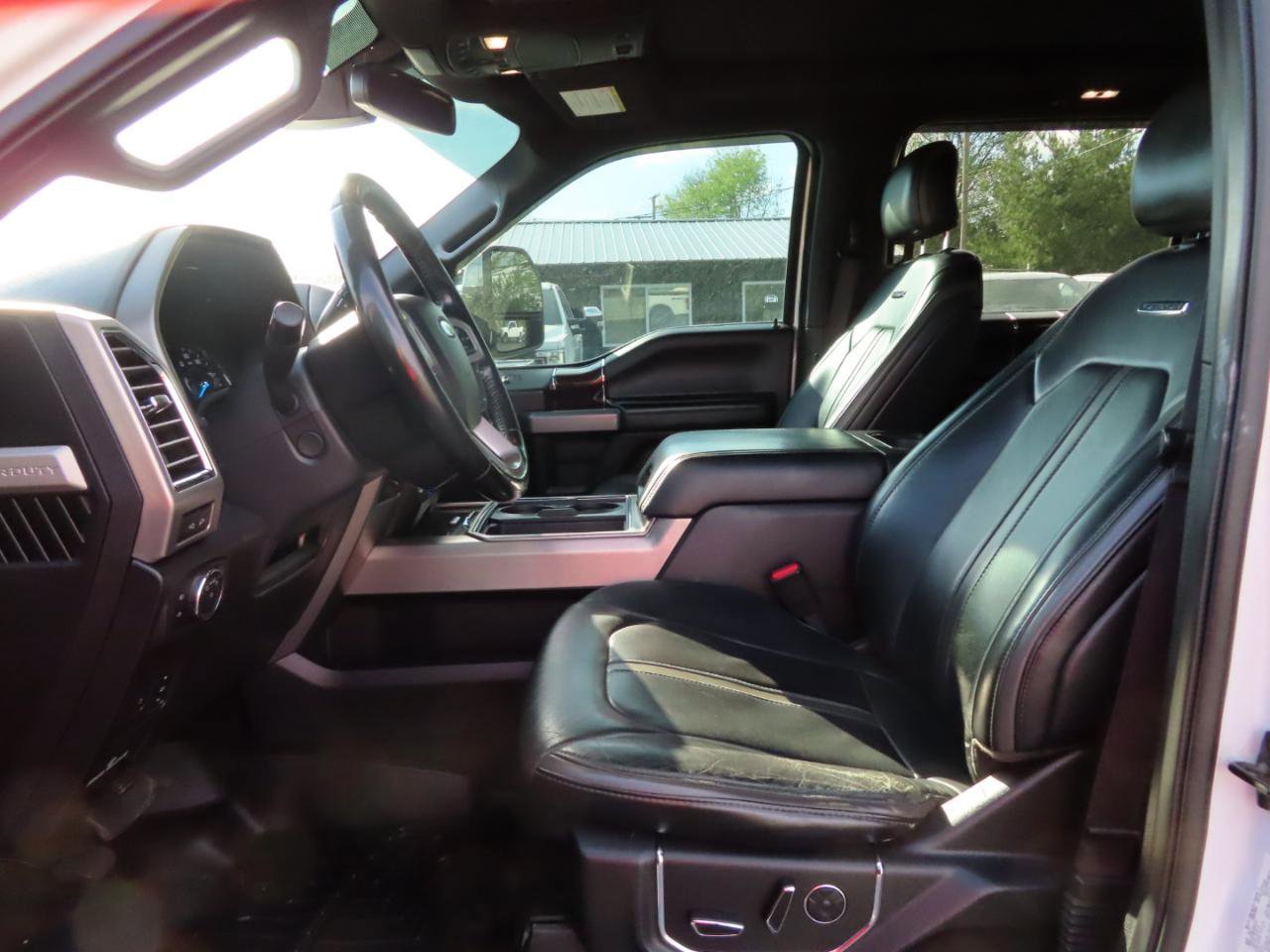 Used 2017 Ford F250 Platinum w/ Platinum Ultimate Package AWD/4WD image 28