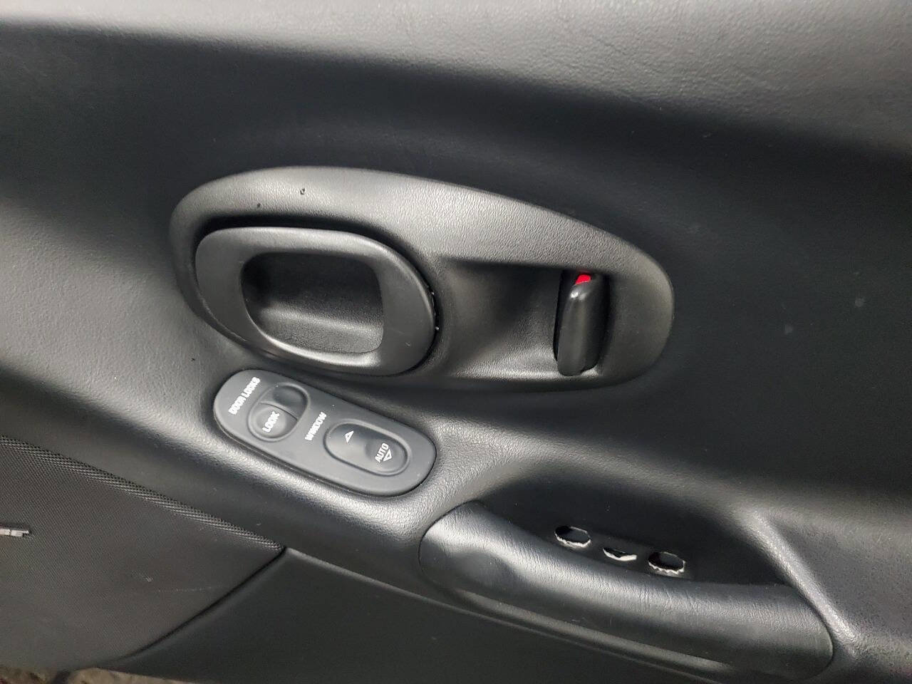 Used 1998 Chevrolet Corvette Coupe w/ Roof Pkg image 13