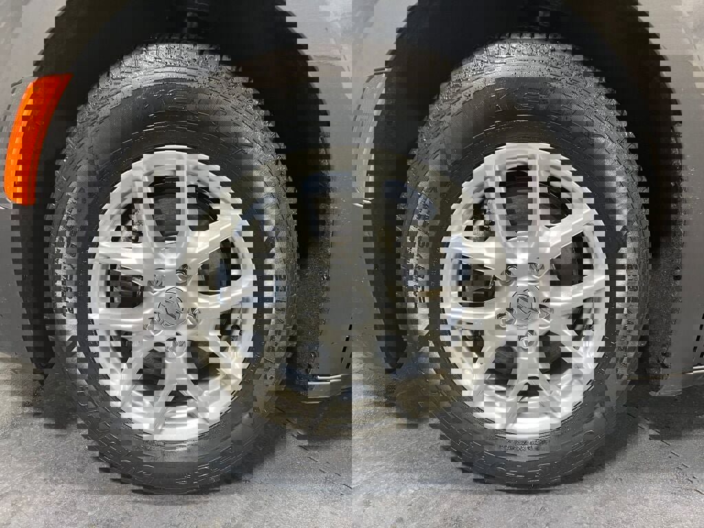 Used 2022 Chrysler Voyager LX image 14