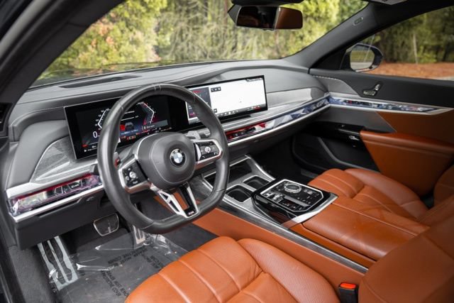 Used 2023 BMW 740i w/ Luxury Rear Seating Package RWD image 21