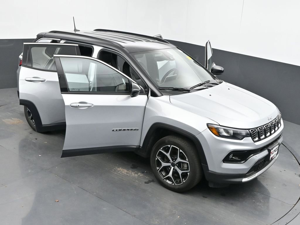 Used 2025 Jeep Compass Limited AWD/4WD image 62