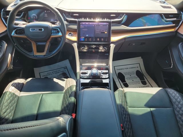 Used 2025 Jeep Grand Cherokee Summit AWD/4WD image 15