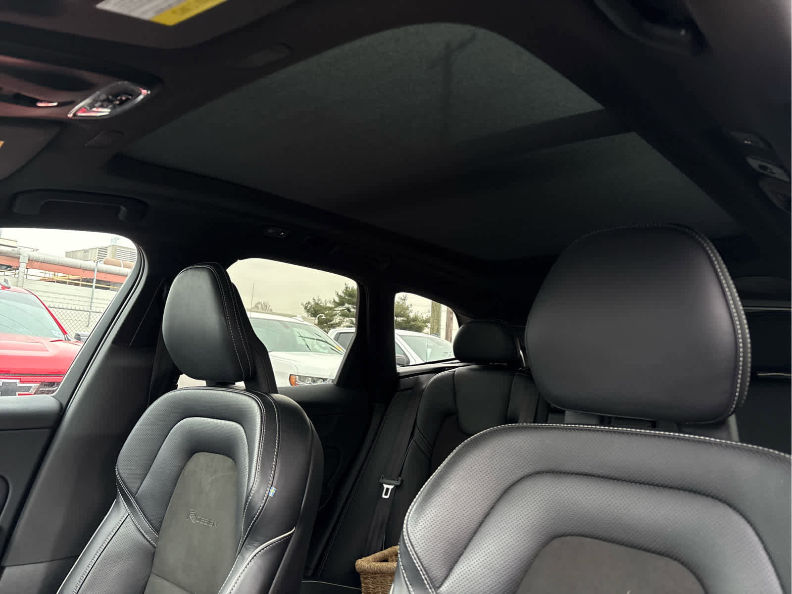 Used 2019 Volvo XC60 T8 R-Design w/ Advanced Package AWD/4WD image 16