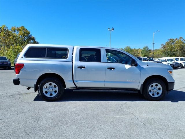 Used 2017 Nissan Titan S AWD/4WD image 4