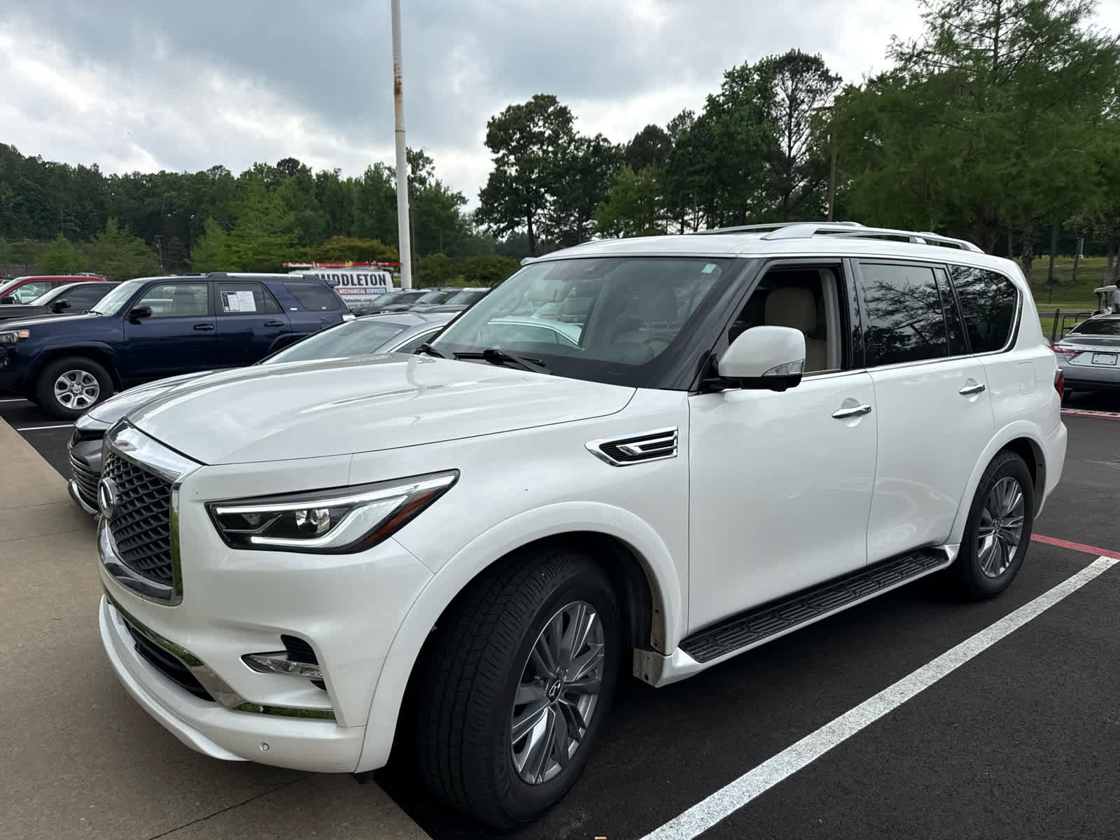 Used 2021 INFINITI QX80 Luxe w/ Cargo Package RWD image 7