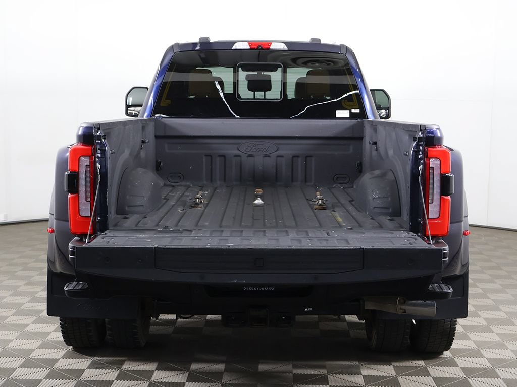 Used 2023 Ford F450 Platinum w/ FX4 Off-Road Package AWD/4WD image 25