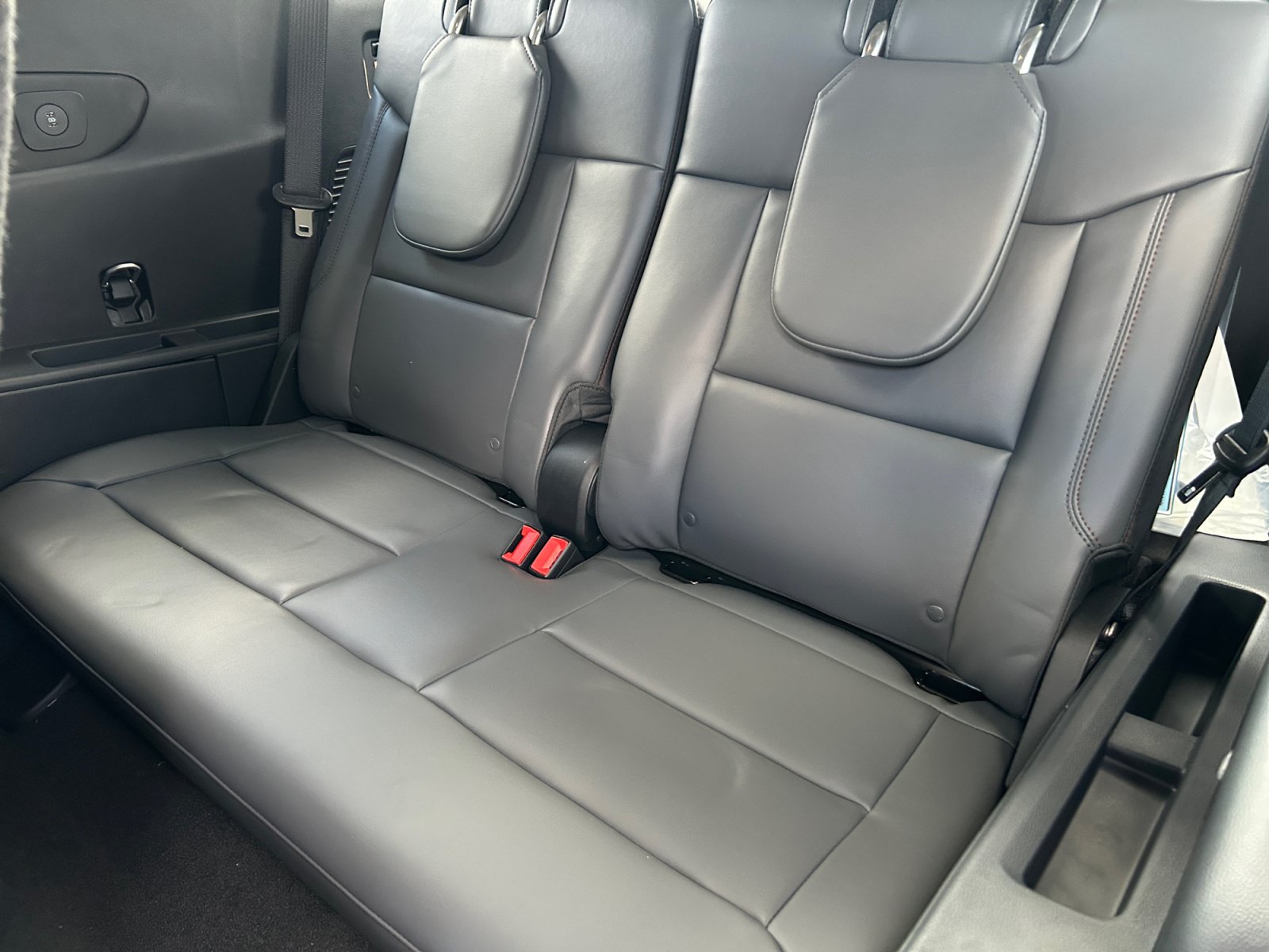 New 2026 Ford Explorer Active w/ Active Comfort Package RWD image 31