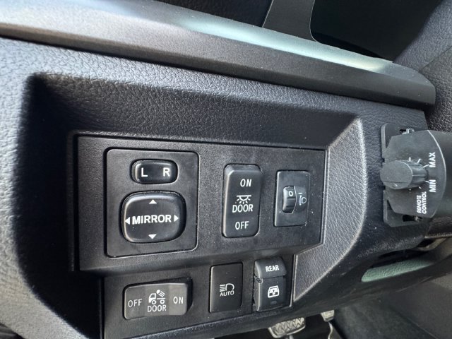 Used 2018 Toyota Tundra SR5 w/ SR5 Upgrade Package RWD image 6