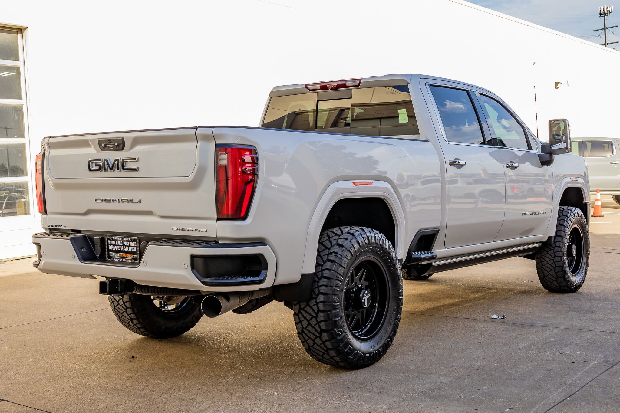Used 2025 GMC Sierra 2500 Denali Ultimate image 10