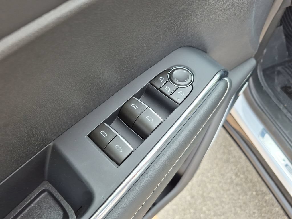 New 2027 GMC Acadia Denali w/ LPO, Floor Liner Package FWD image 18