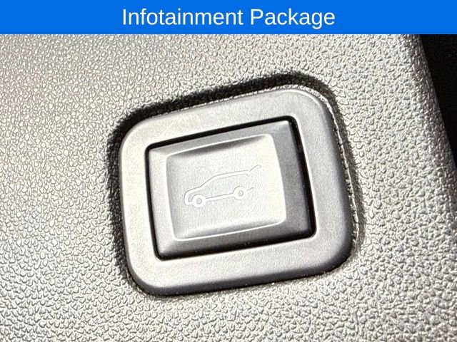 Used 2018 Chevrolet Equinox LT image 16