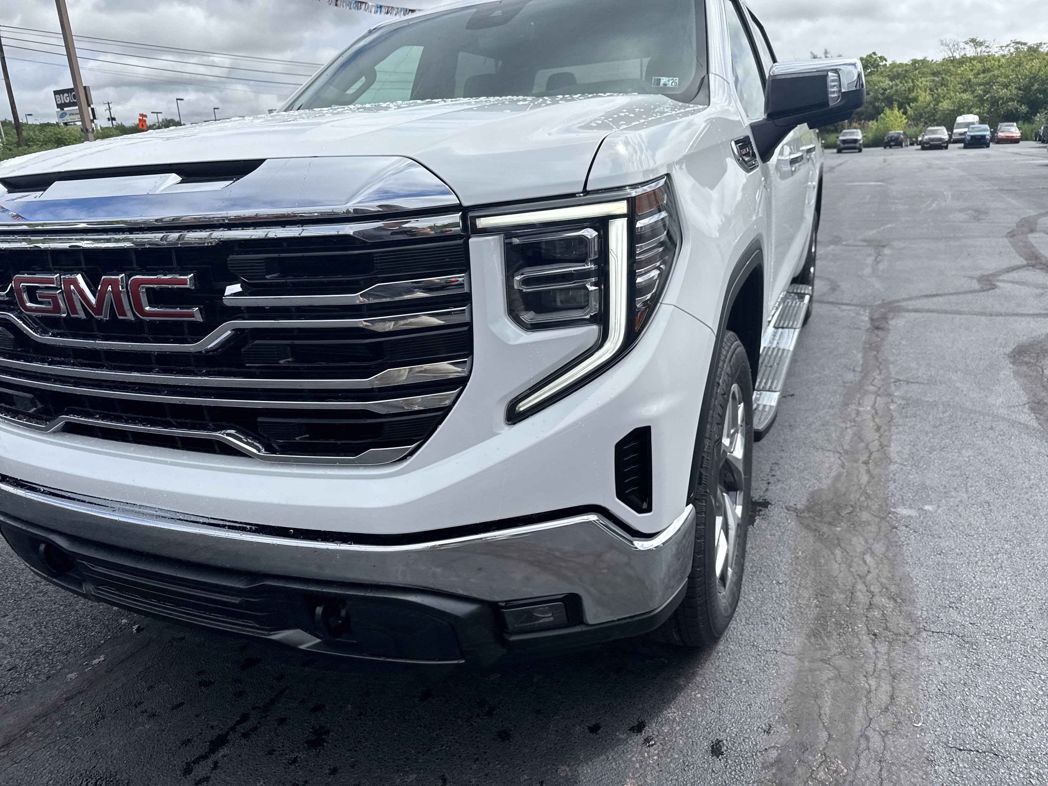 New 2025 GMC Sierra 1500 SLT w/ SLT Premium Package image 10